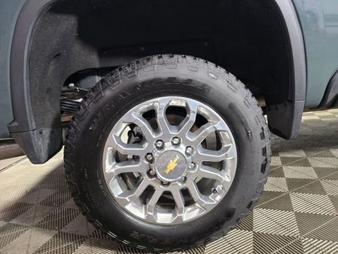 Used 2025 Chevrolet Silverado 3500 LTZ w/ LTZ Premium Package image 21