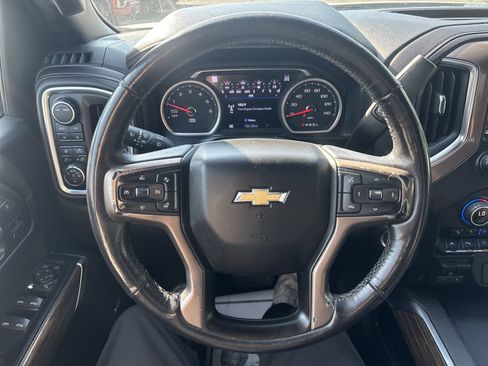 Used 2020 Chevrolet Silverado 1500 High Country w/ Technology Package AWD/4WD image 17