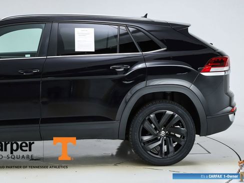Used 2023 Volkswagen Atlas Cross Sport SE w/ Panoramic Sunroof Package image 4