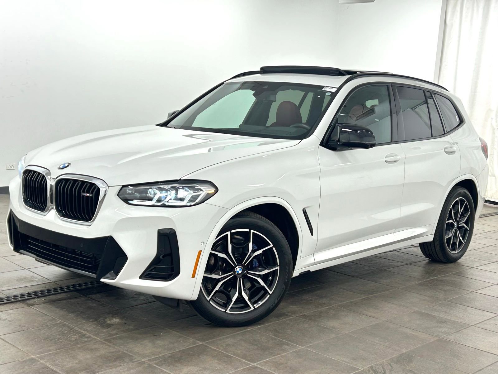 Used 2024 BMW X3 M40i AWD/4WD image 1