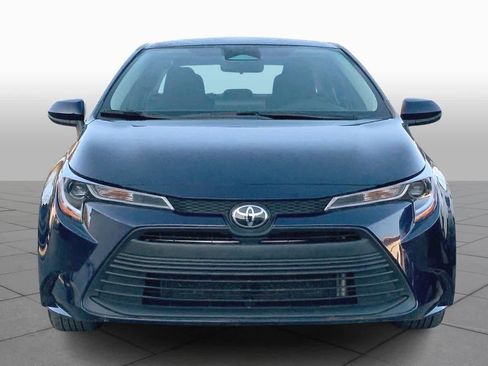 Used 2024 Toyota Corolla LE image 3