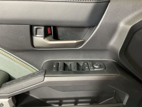 Used 2025 Toyota Tacoma Trailhunter AWD/4WD image 18