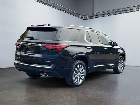 Used 2023 Chevrolet Traverse Premier image 3