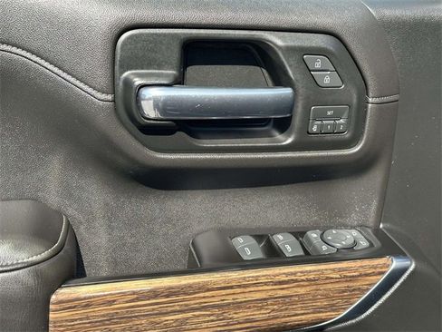 Used 2019 Chevrolet Silverado 1500 High Country image 35