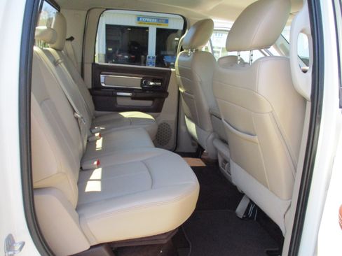Used 2018 RAM 2500 Laramie w/ Snow Chief Group AWD/4WD image 13