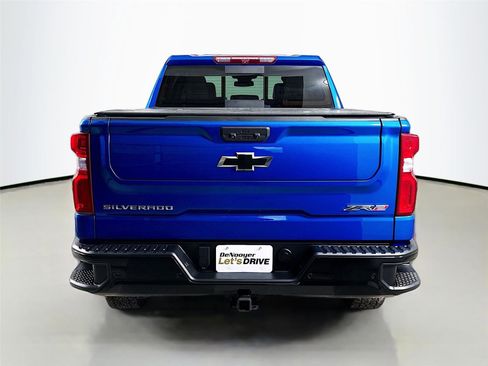 Used 2023 Chevrolet Silverado 1500 ZR2 image 7
