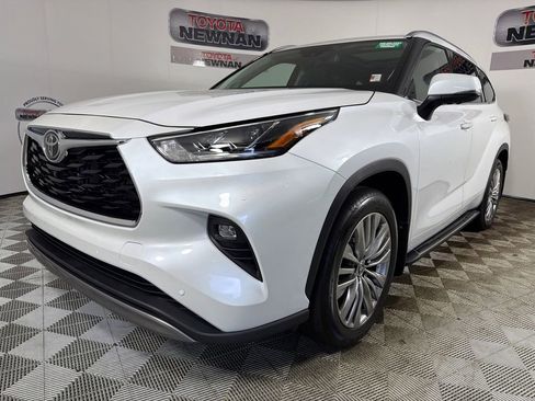 Used 2026 Toyota Highlander Platinum AWD/4WD image 8