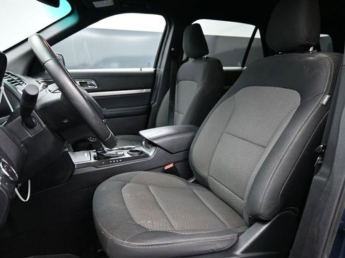 Used 2019 Ford Explorer XLT w/ Equipment Group 201A image 11