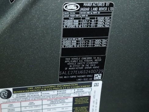 Used 2025 Land Rover Defender 110 X-Dynamic SE AWD/4WD image 45