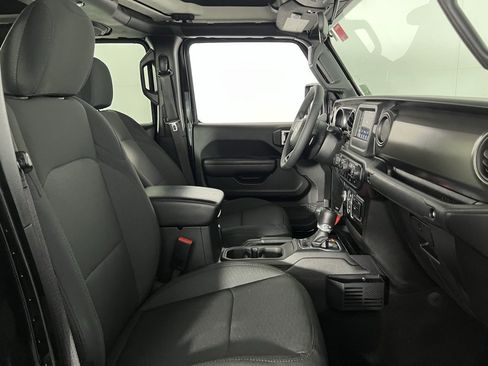 Certified 2023 Jeep Gladiator Willys image 29