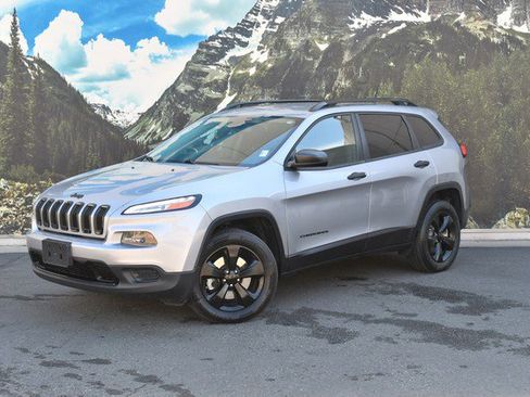 Used 2017 Jeep Cherokee Altitude AWD/4WD image 6
