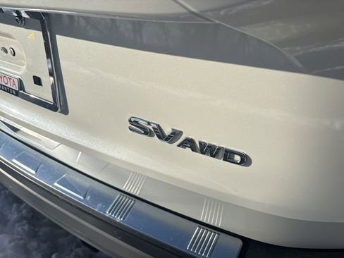 Used 2023 Nissan Rogue SV image 9