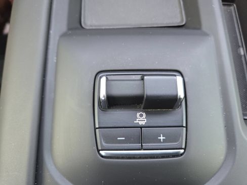 Used 2024 GMC Sierra 2500 AT4X AWD/4WD image 10
