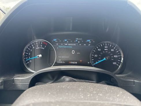 Used 2018 Ford Expedition Max XLT w/ Equipment Group 202A image 13