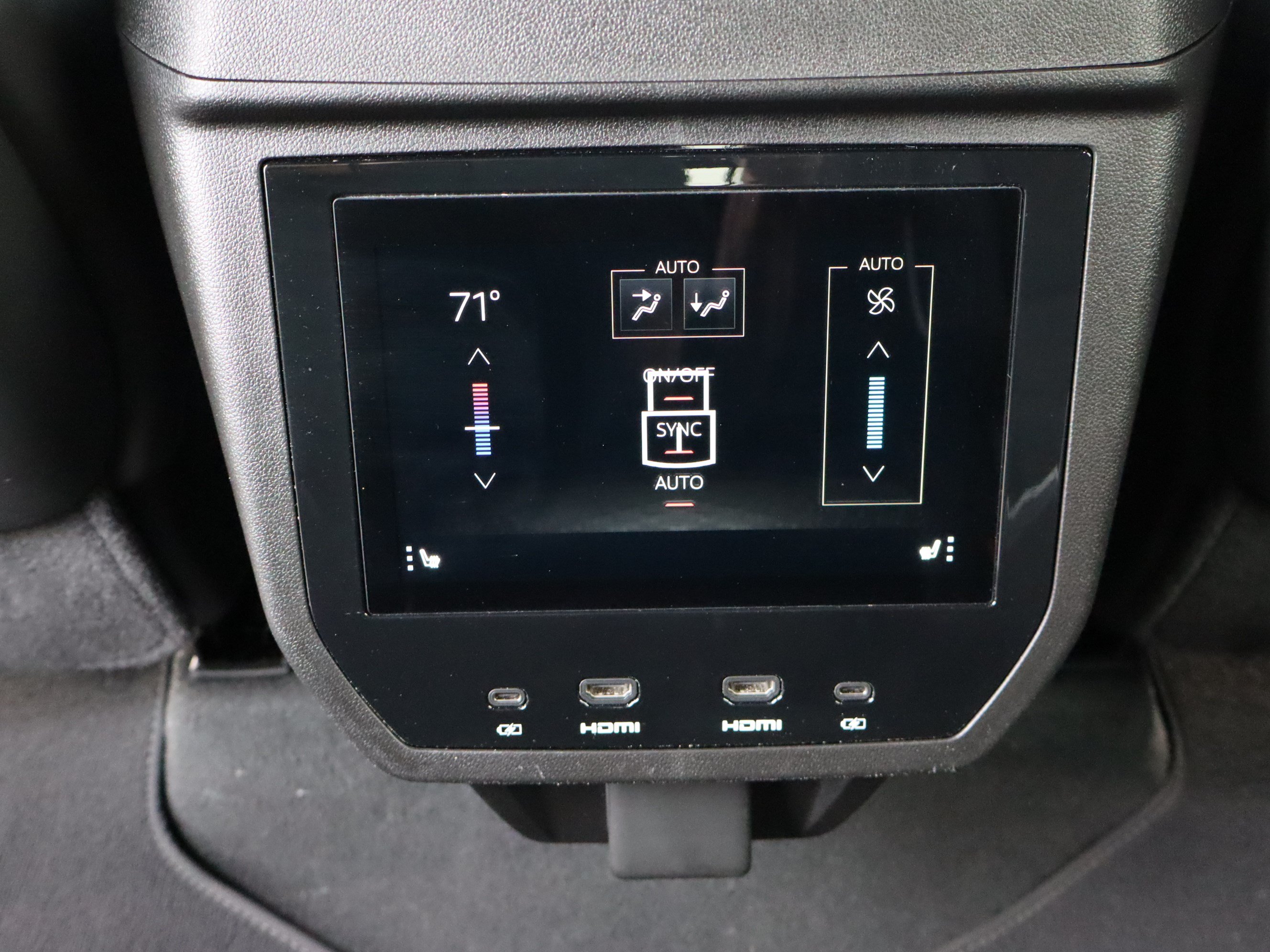 Used 2025 GMC Yukon AT4 Ultimate AWD/4WD image 15