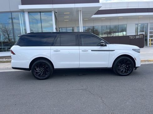 Used 2025 Lincoln Navigator L Black Label image 8