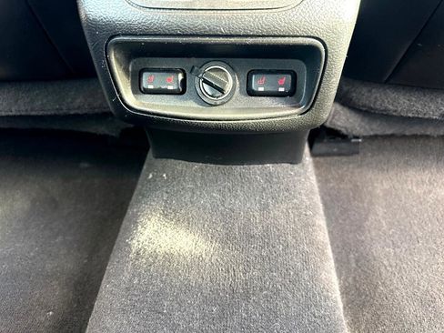 Used 2010 Ford Taurus SHO image 21