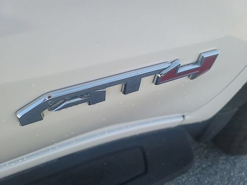 Used 2025 GMC Sierra 1500 AT4 w/ AT4 Premium Package AWD/4WD image 10