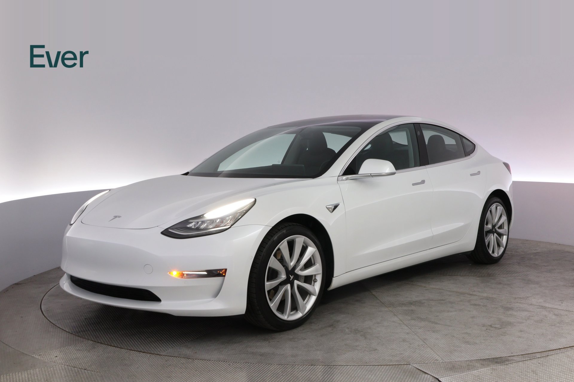 Used 2018 Tesla Model 3 Mid Range RWD image 2