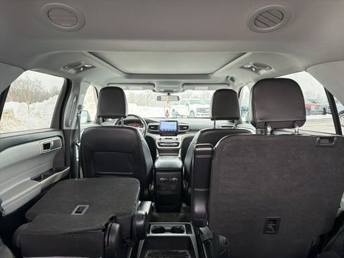 Used 2021 Ford Explorer XLT w/ Equipment Group 202A image 16