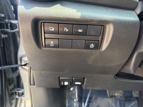 Used 2021 Nissan Versa S FWD image 12