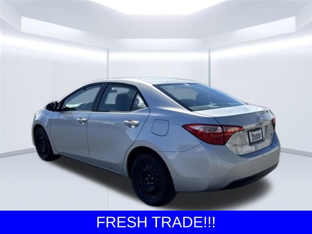 Used 2017 Toyota Corolla LE w/ Carpet Mat Package (TMS) FWD image 3
