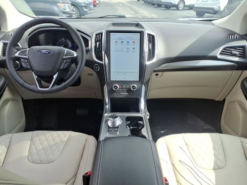 Used 2024 Ford Edge Titanium w/ Class II Trailer Tow Package AWD/4WD image 9