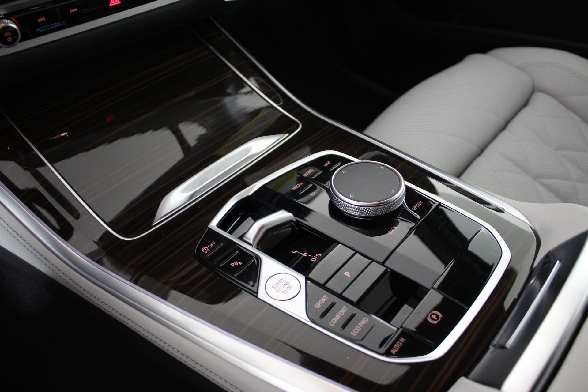 Used 2026 BMW X5 sDrive40i w/ Climate Comfort Package RWD image 16