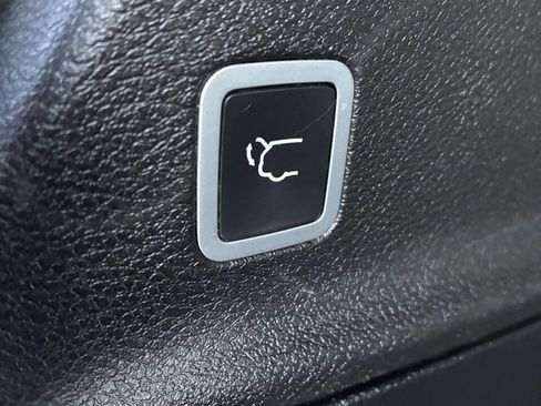 Used 2018 Chrysler Pacifica Touring-L Plus image 31