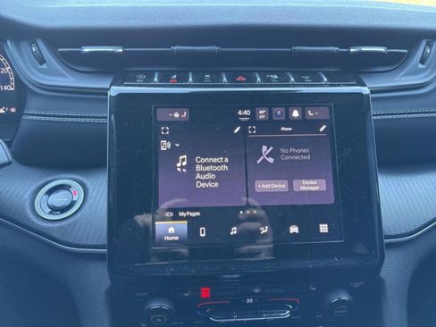 Used 2024 Jeep Grand Cherokee L Laredo image 16