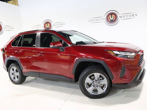 Used 2022 Toyota RAV4 XLE image 6
