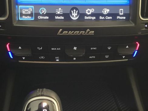 Used 2017 Maserati Levante S AWD/4WD image 18