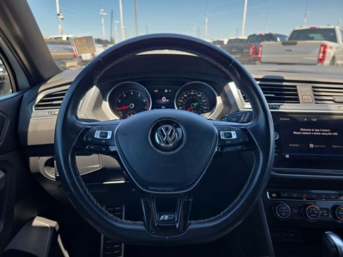 Used 2020 Volkswagen Tiguan SE R-Line w/ 3rd Row Seat Package AWD/4WD image 17
