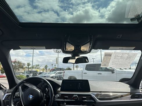 Used 2020 BMW 530i w/ Convenience Package RWD image 13