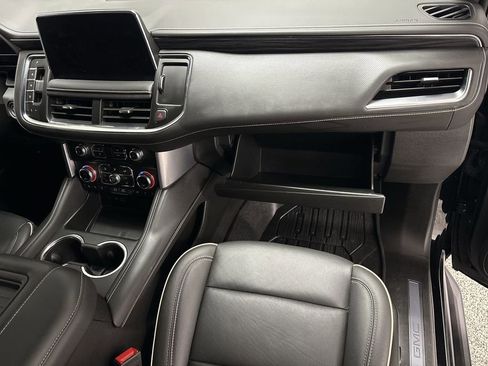 Used 2024 GMC Yukon SLT w/ SLT Luxury Package image 23