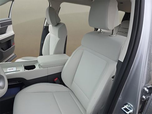 New 2026 Hyundai Santa Fe SE image 11