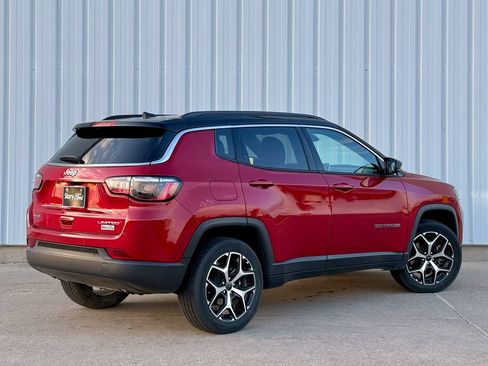 Used 2025 Jeep Compass Limited AWD/4WD image 6