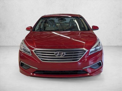 Used 2017 Hyundai Sonata SE w/ Cargo Package image 2