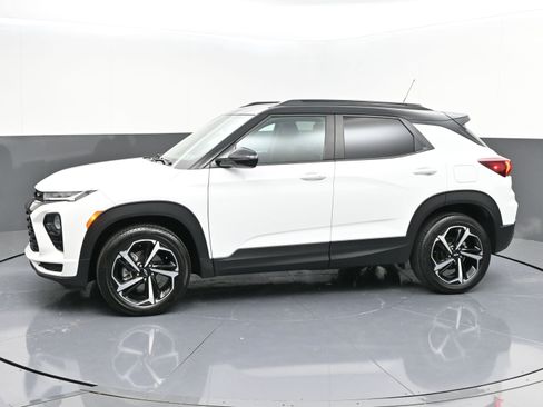 Used 2023 Chevrolet TrailBlazer RS w/ Sun and Liftgate Package image 4