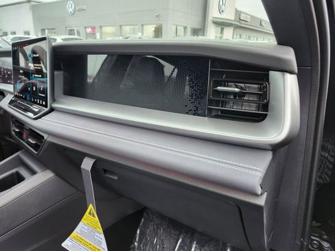 New 2026 Volkswagen Tiguan SE R-Line image 13