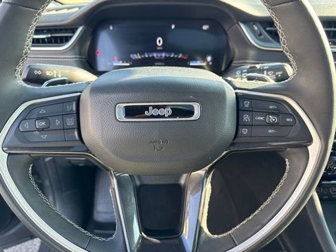 Used 2023 Jeep Grand Cherokee Altitude AWD/4WD image 30