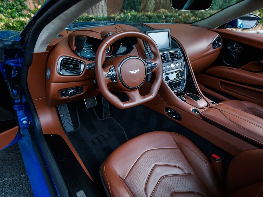 Used 2020 Aston Martin DBS Superleggera Volante RWD image 14