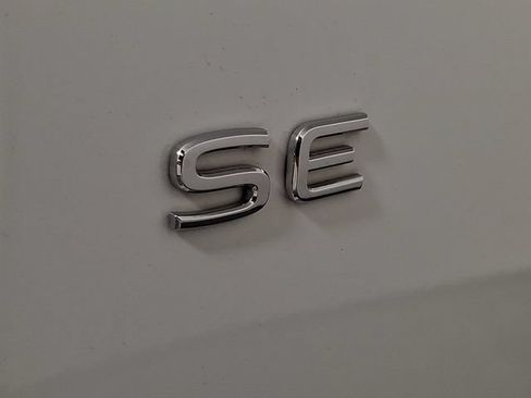 Used 2023 Volkswagen Atlas SE w/ Panoramic Sunroof Package AWD/4WD image 30