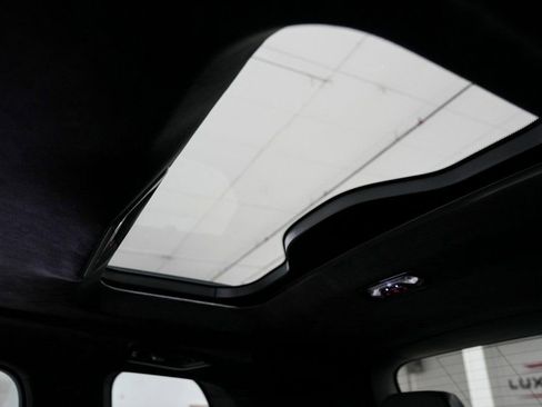 Used 2023 BMW X7 xDrive40i w/ Executive Package image 35