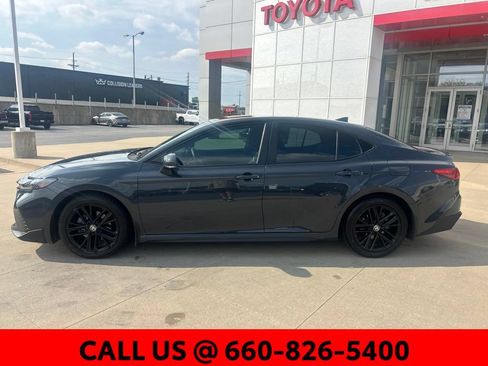 Used 2025 Toyota Camry SE FWD image 12