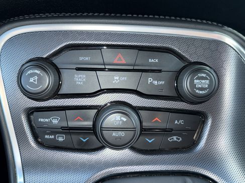 Used 2015 Dodge Challenger R/T Plus image 31