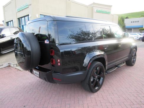 Used 2024 Land Rover Defender 130 S image 8