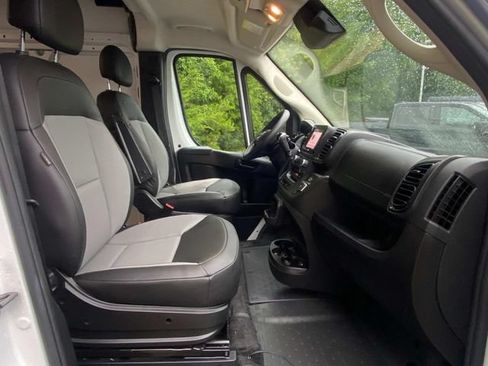 Used 2025 RAM ProMaster 2500 w/ Convenience Group FWD image 30