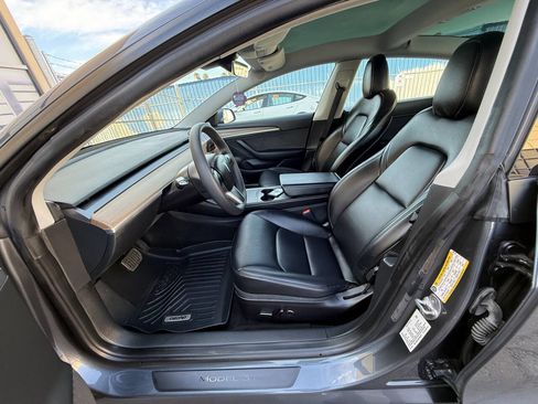 Used 2023 Tesla Model 3 Standard Range image 18