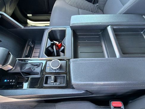 Used 2022 Toyota Tundra SR5 AWD/4WD image 13
